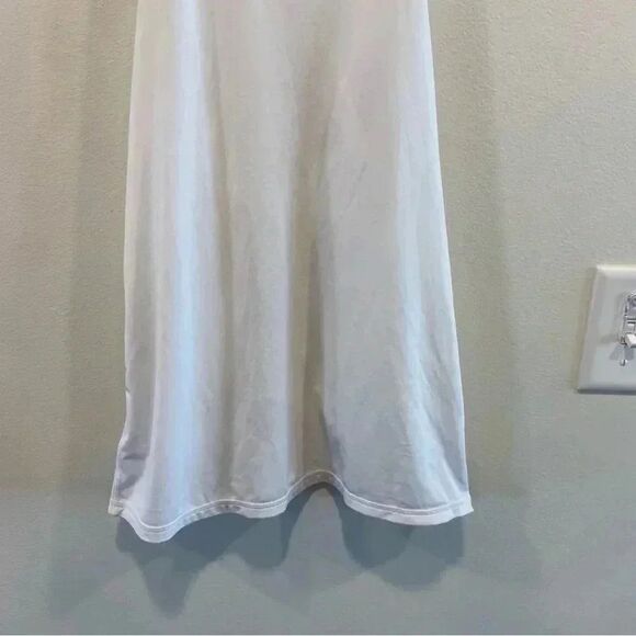 Athleta Racerback tank in womens size xxs white athletic - Picture 3 of 5